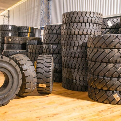Neumáticos y mazisas en todas las medidas Neumáticos para Autoelevadores